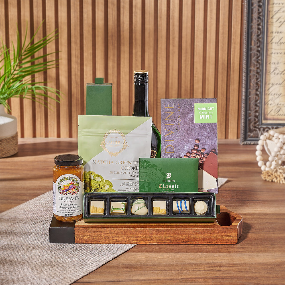 Liquor Basket with Truffles and Chutney – how the gift is presented