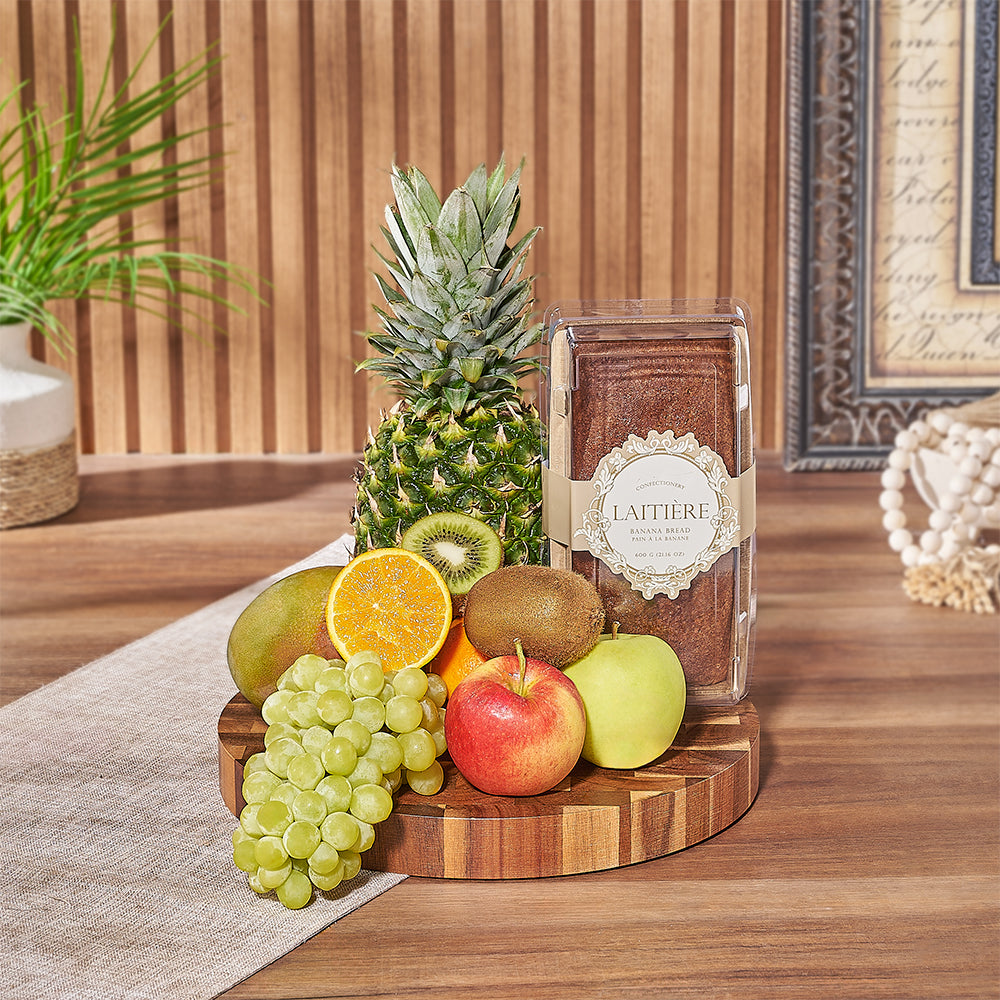 Fresh Fruit Basket with Banana Bread – how the gift is presented