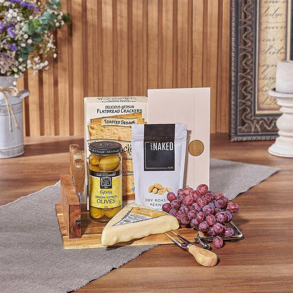 Snack Basket with Asiago Cheese – how the gift is presented