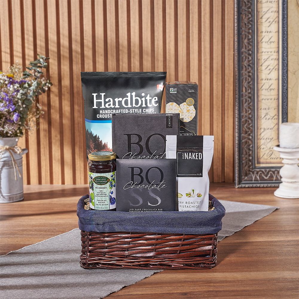 Hanukkah Basket with Kosher Snacks – how the gift is presented