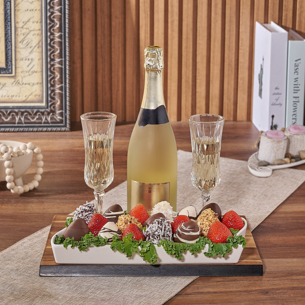 Sparkling Wine with Fresh Strawberries – how the gift is presented