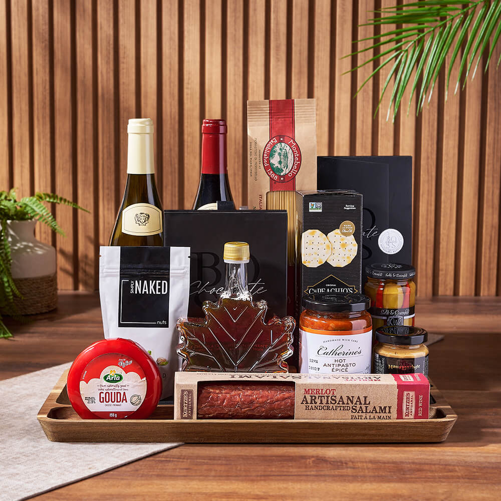 Two-Bottle Wine Basket with Artisanal Salami – how the gift is presented