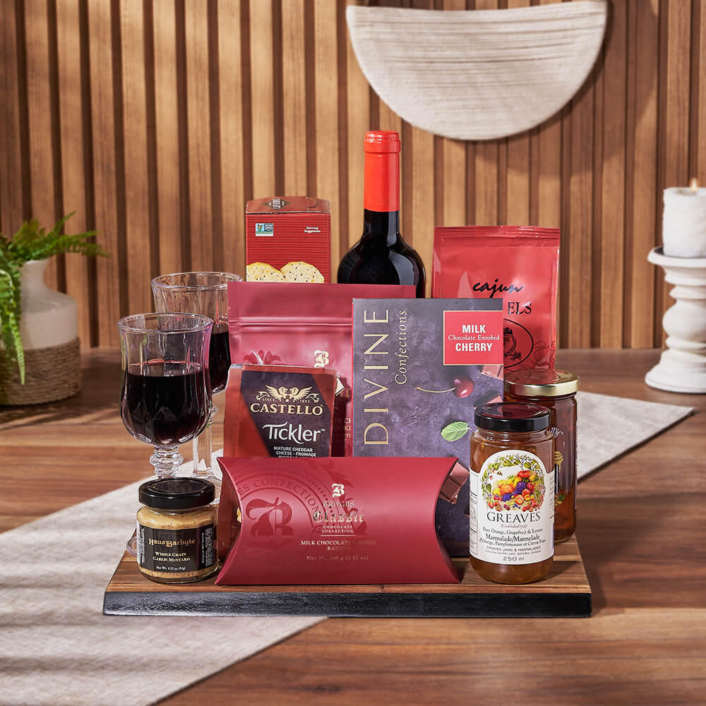 Wine and Castello Cheddar Board – how the gift is presented