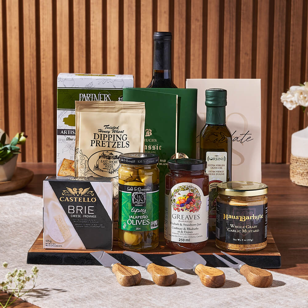 Wine Basket with Cheese Knife Set – how the gift is presented