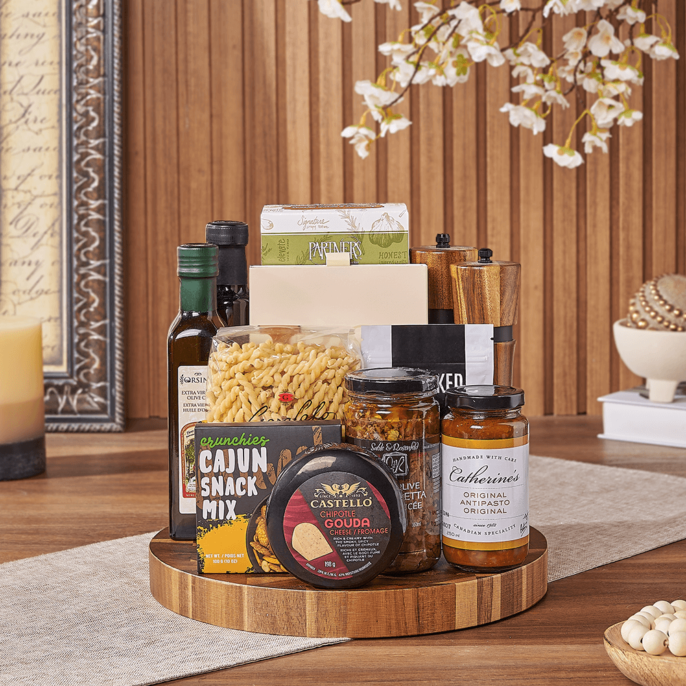 Halal Cajun Snack Pasta Board – how the gift is presented