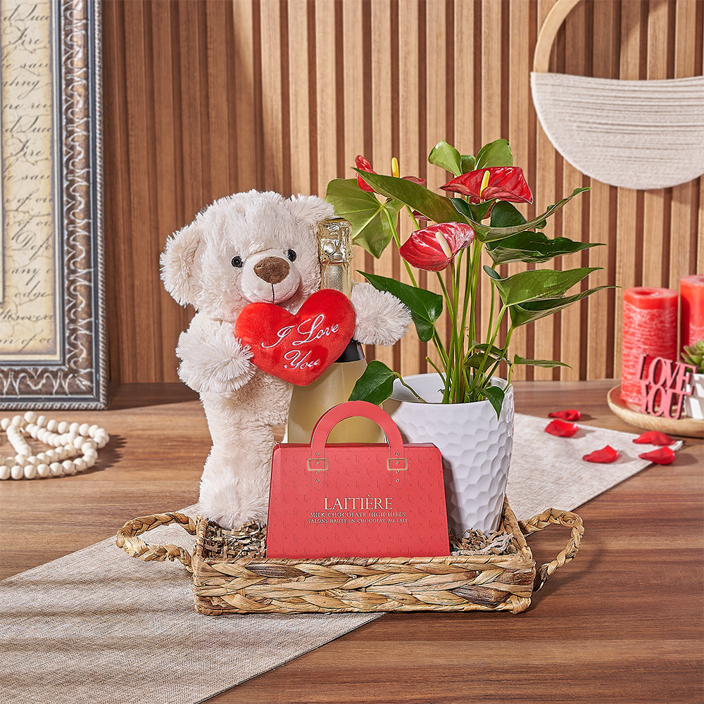 Valentine's Sparkling Wine and Teddy Bear – how the gift is presented
