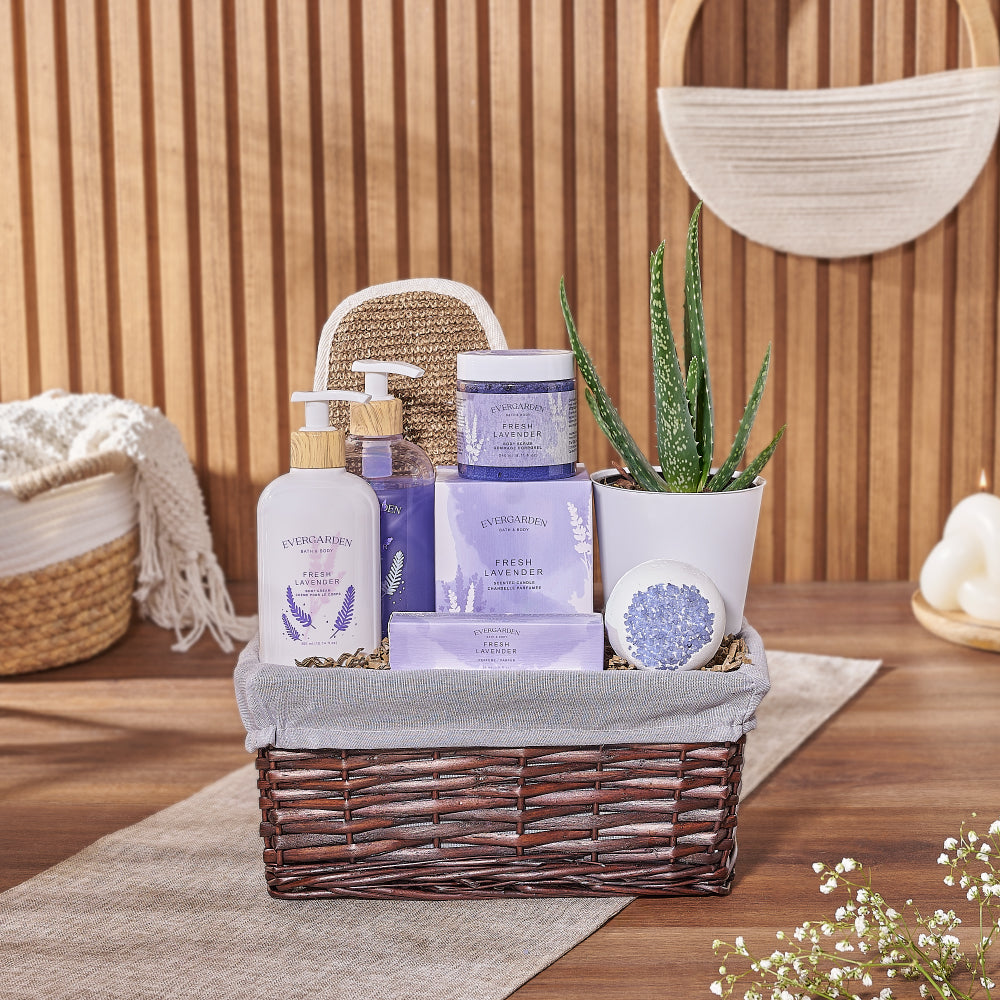 Deluxe Bath and Succulent Gift Basket – how the gift is presented
