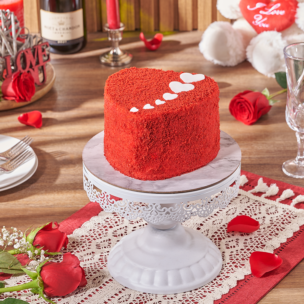 Red Velvet Heart Cake for Valentine's – how the gift is presented