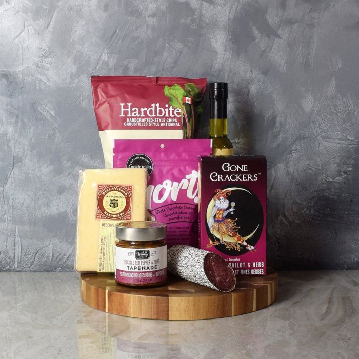 Gourmet Food Gift Basket with Artisan Snacks – how the gift is presented