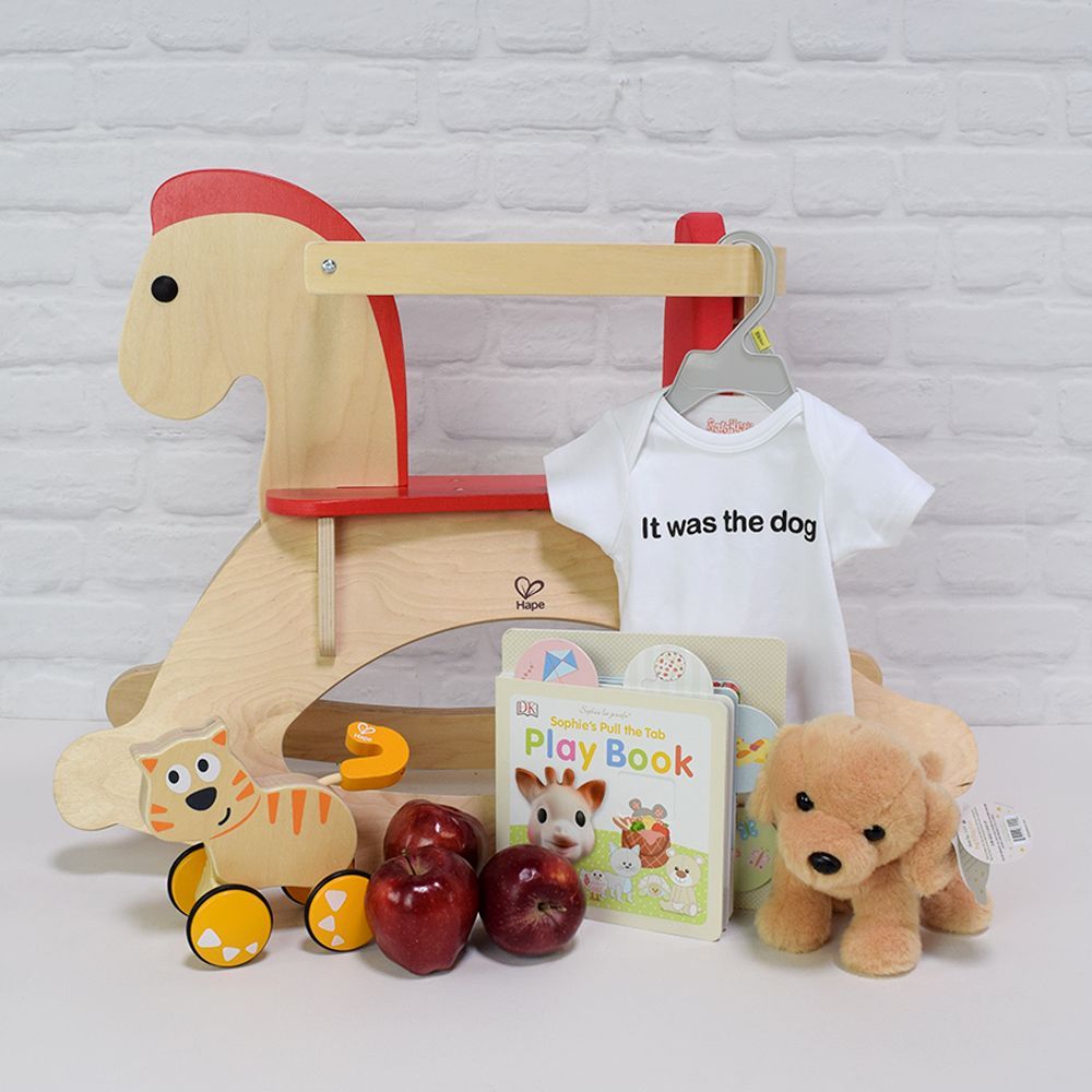 Baby Gift Basket with Interactive Toys – how the gift is presented