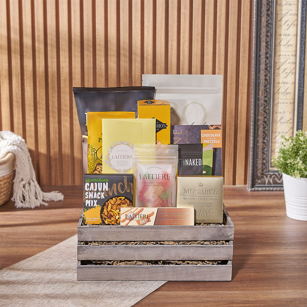 Snack and Chocolate Wooden Crate – how the gift is presented