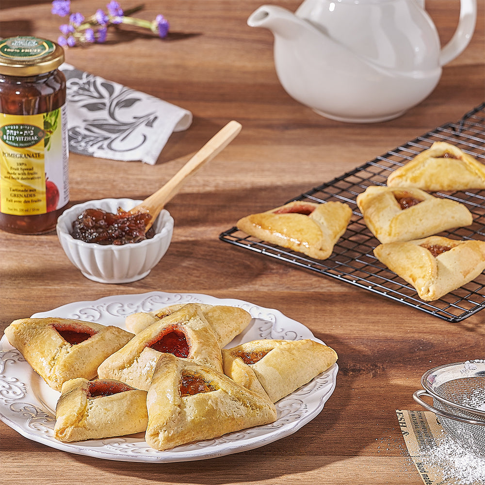 Hamantaschen Purim Cookie Basket – how the gift is presented