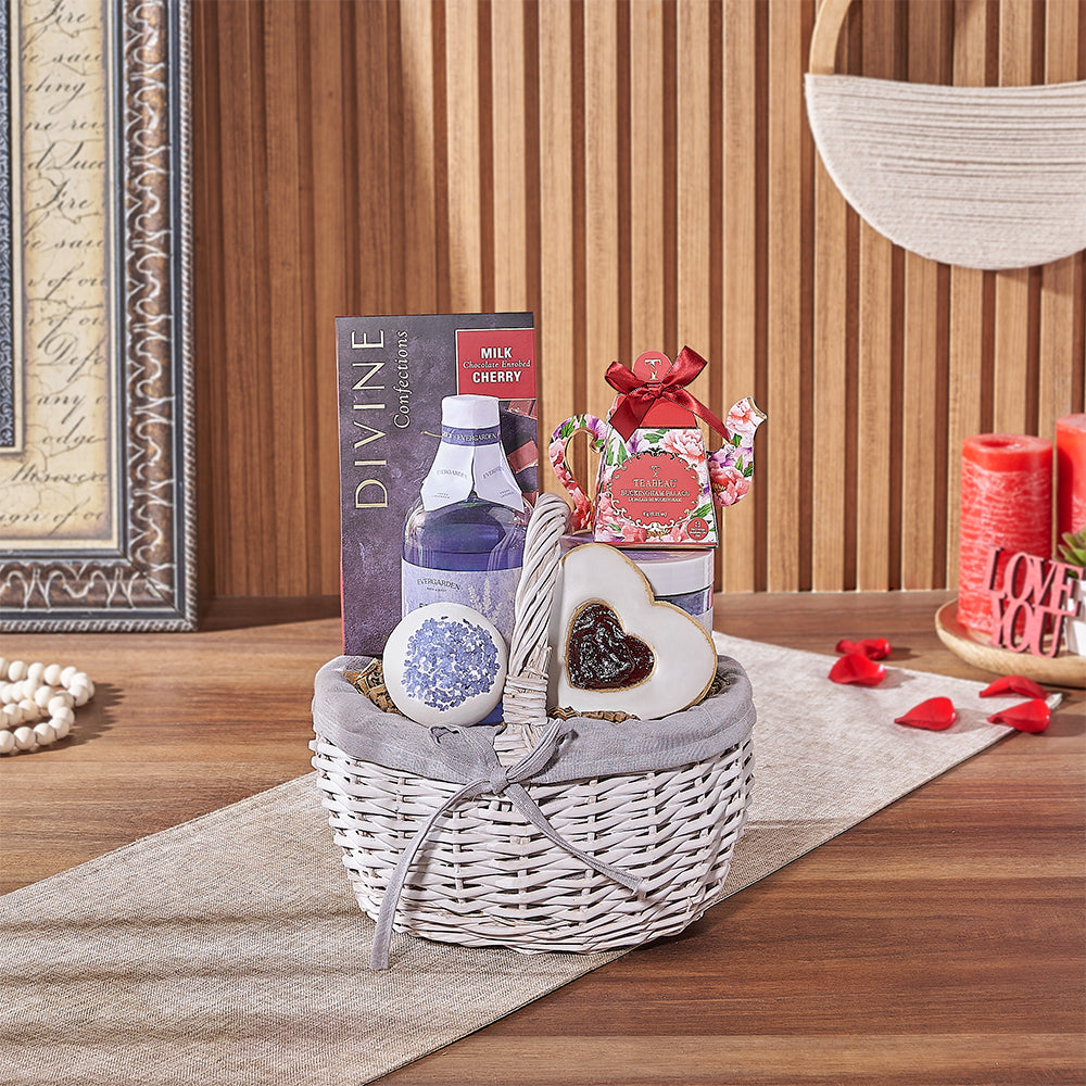 Valentine's Day Small White Wicker Basket – how the gift is presented