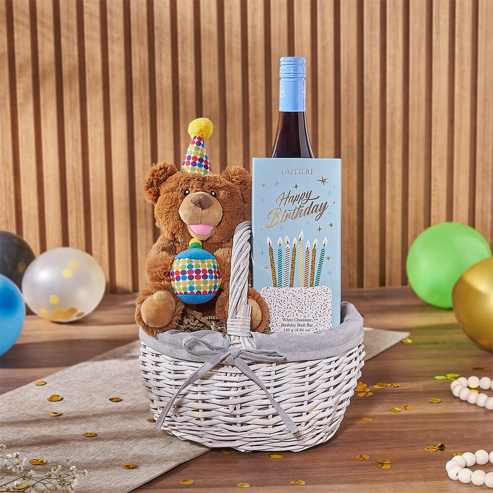 Birthday Basket with Wine and Bear – how the gift is presented