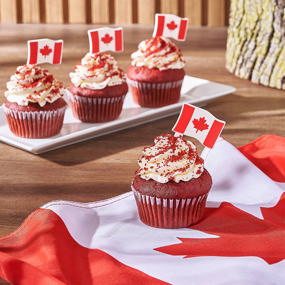 Canada Day Celebration Cupcakes with Cream Cheese Frosting – how the gift is presented