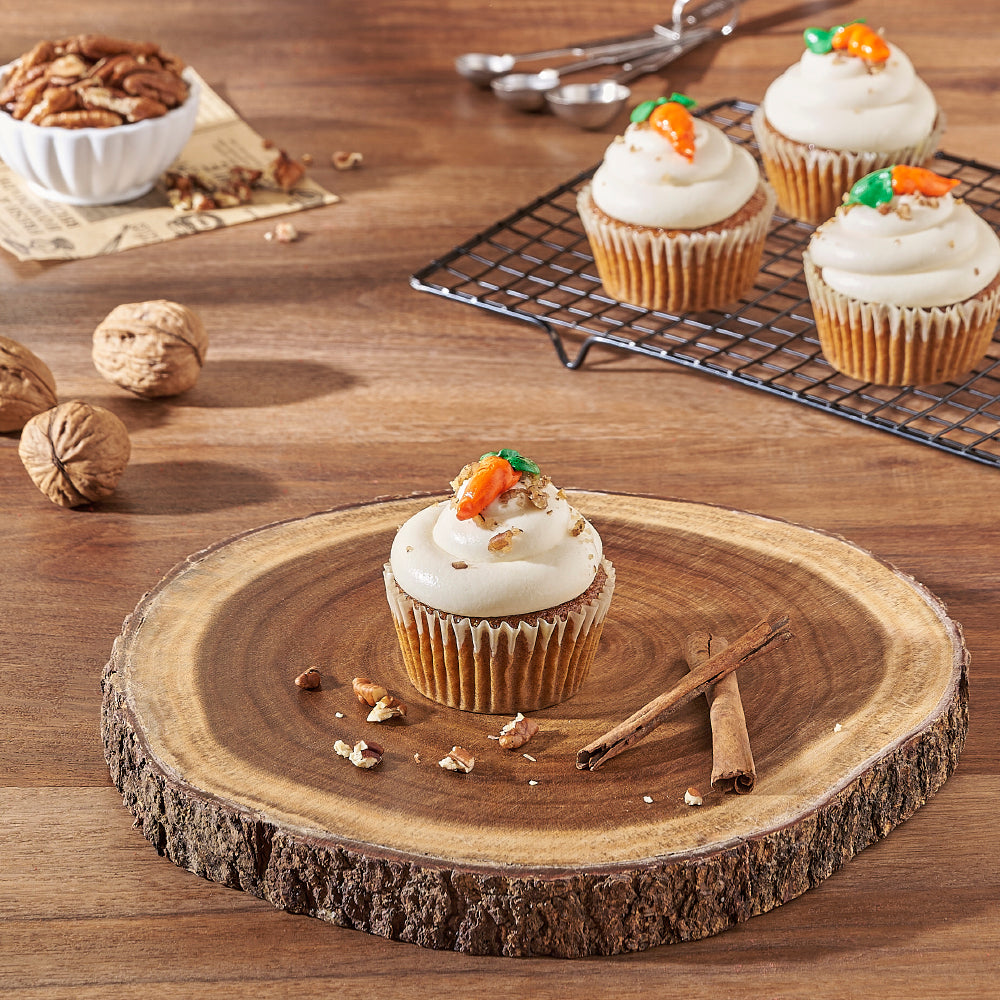 Festive Carrot Cupcake Set with Cream Cheese Frosting – how the gift is presented