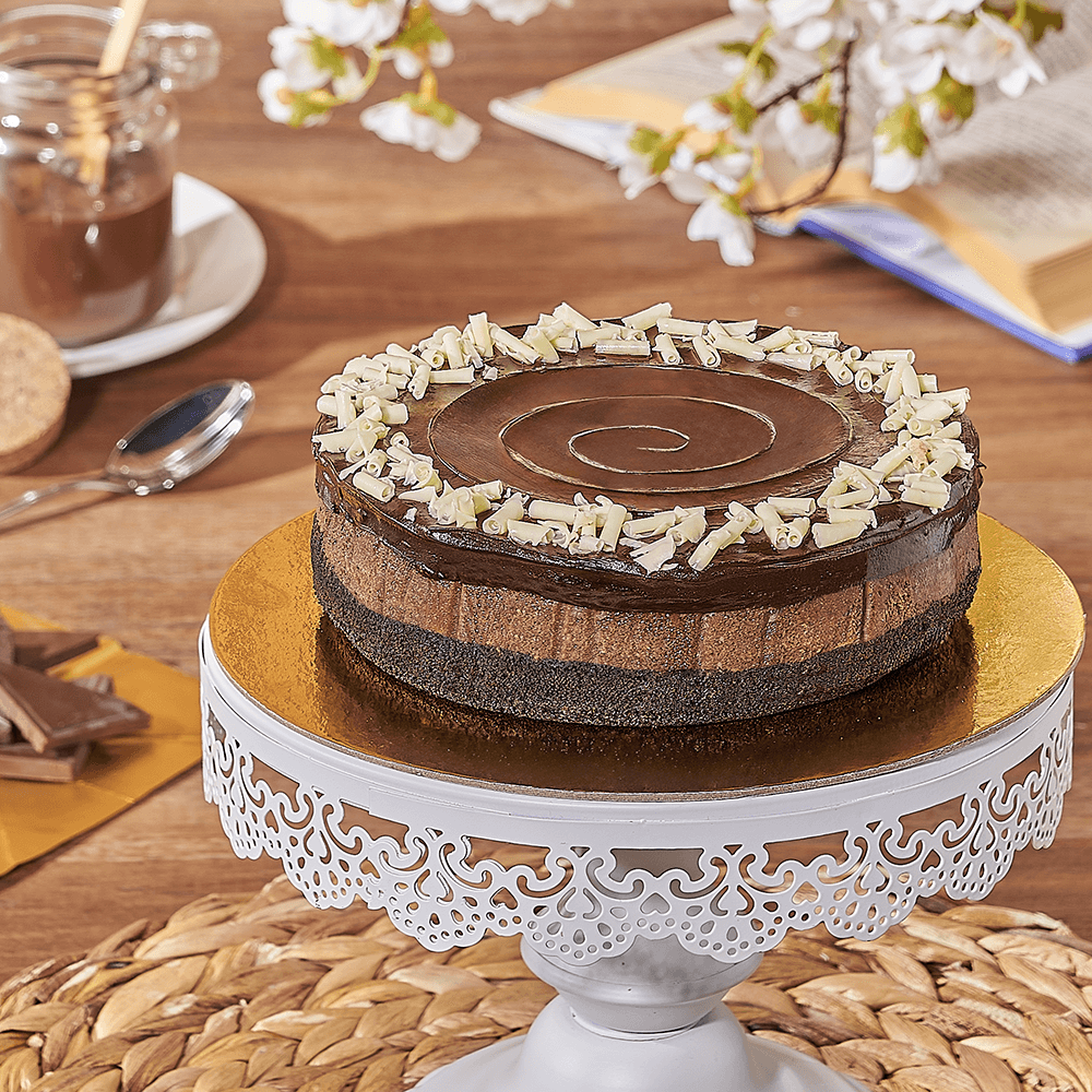 Chocolate Cookie Crust and Hazelnut Spread Cheesecake, 6 Inch – how the gift is presented