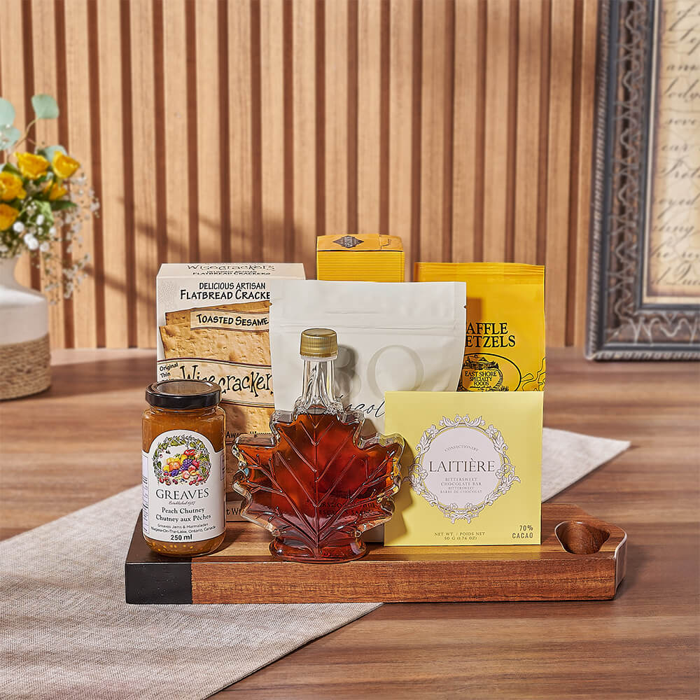 Artisan Snack Basket with Serving Board – how the gift is presented