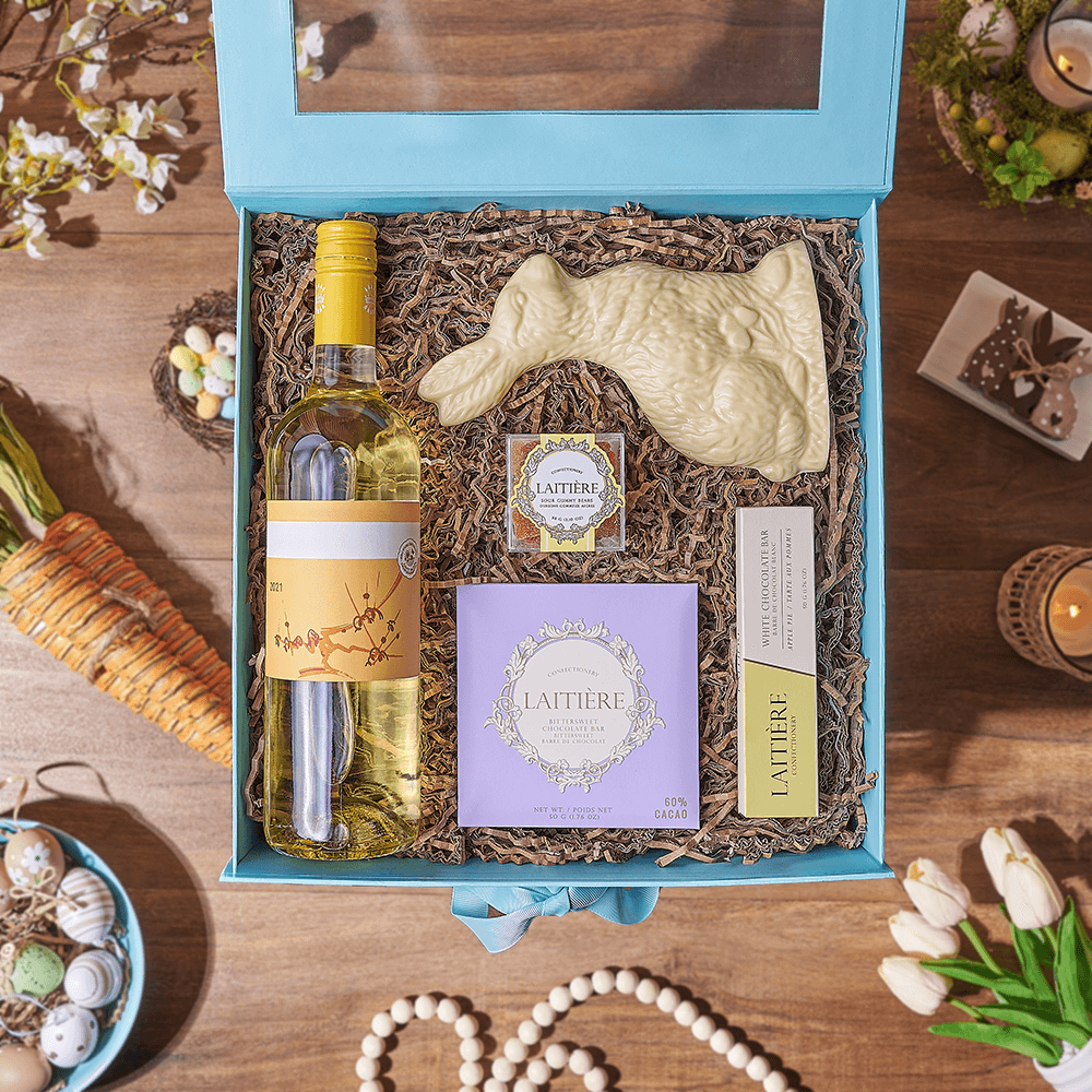 Easter Gift Box with Wine and White Chocolate Bunny – how the gift is presented
