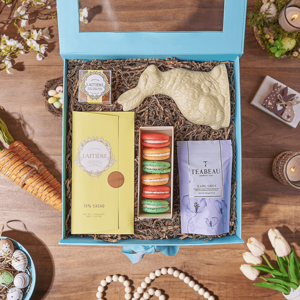 Premium Easter Gift Basket with White Chocolate Bunny and Earl Grey Tea – how the gift is presented