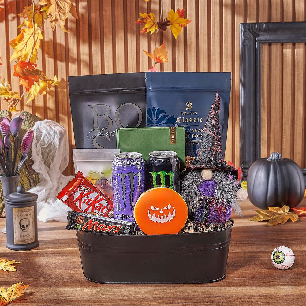 Premium Halloween Candy and Snacks Gift Basket – how the gift is presented