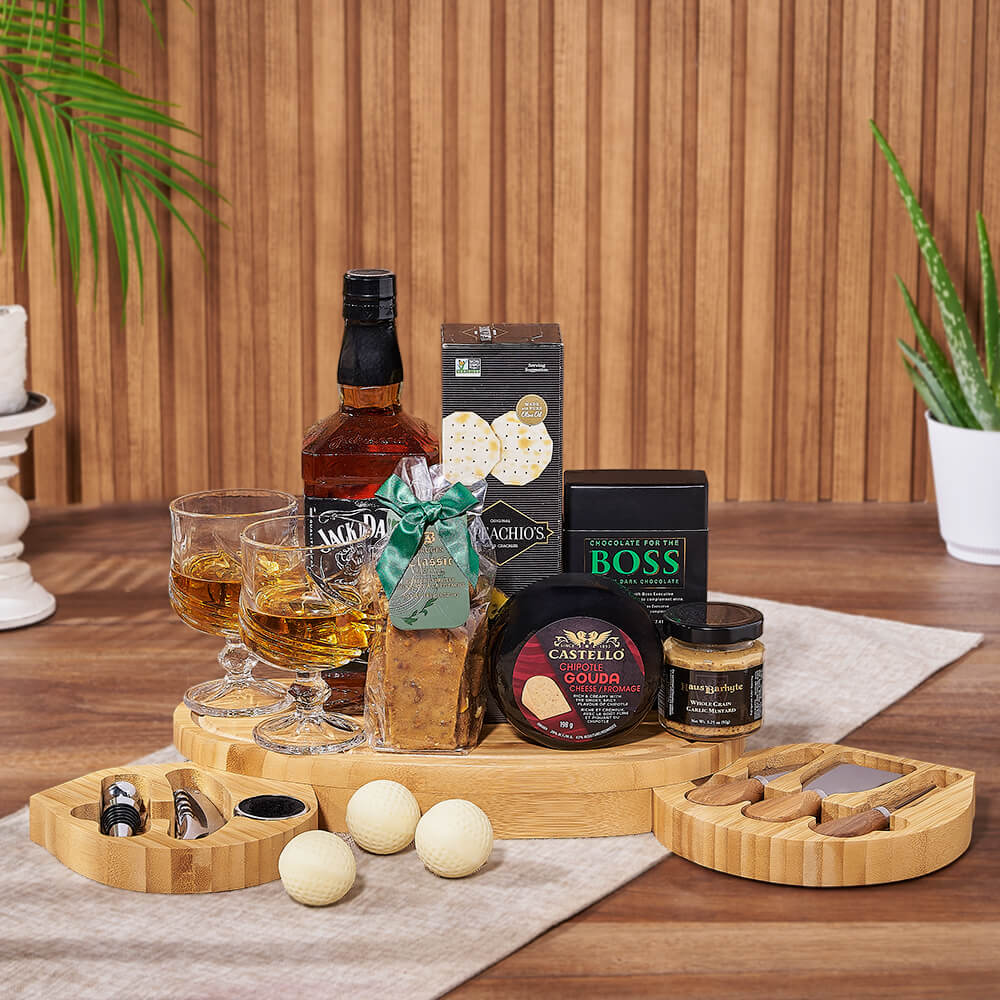 Whiskey and Golf Gourmet Basket – how the gift is presented