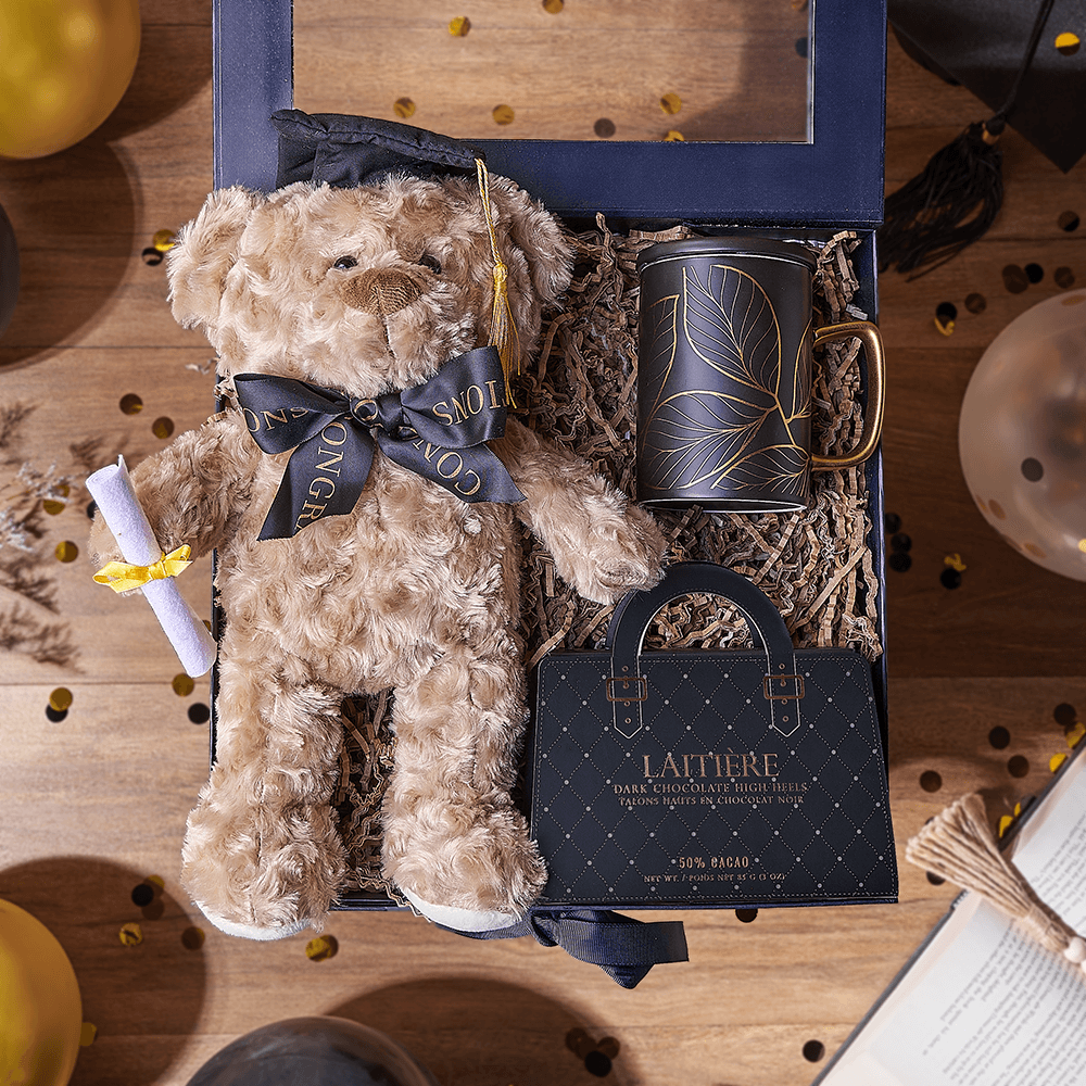 Graduation Teddy with Dark Chocolate – how the gift is presented