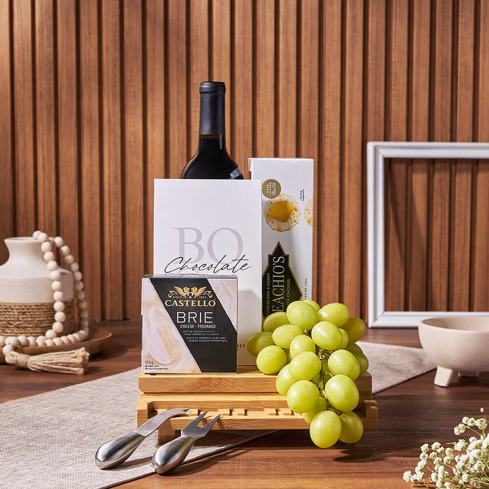Grange Park Wine & Cheese Basket, wine gift, wine, cheese gift, cheese, chocolate gift, chocolate, fruit gift, fruit, Toronto delivery