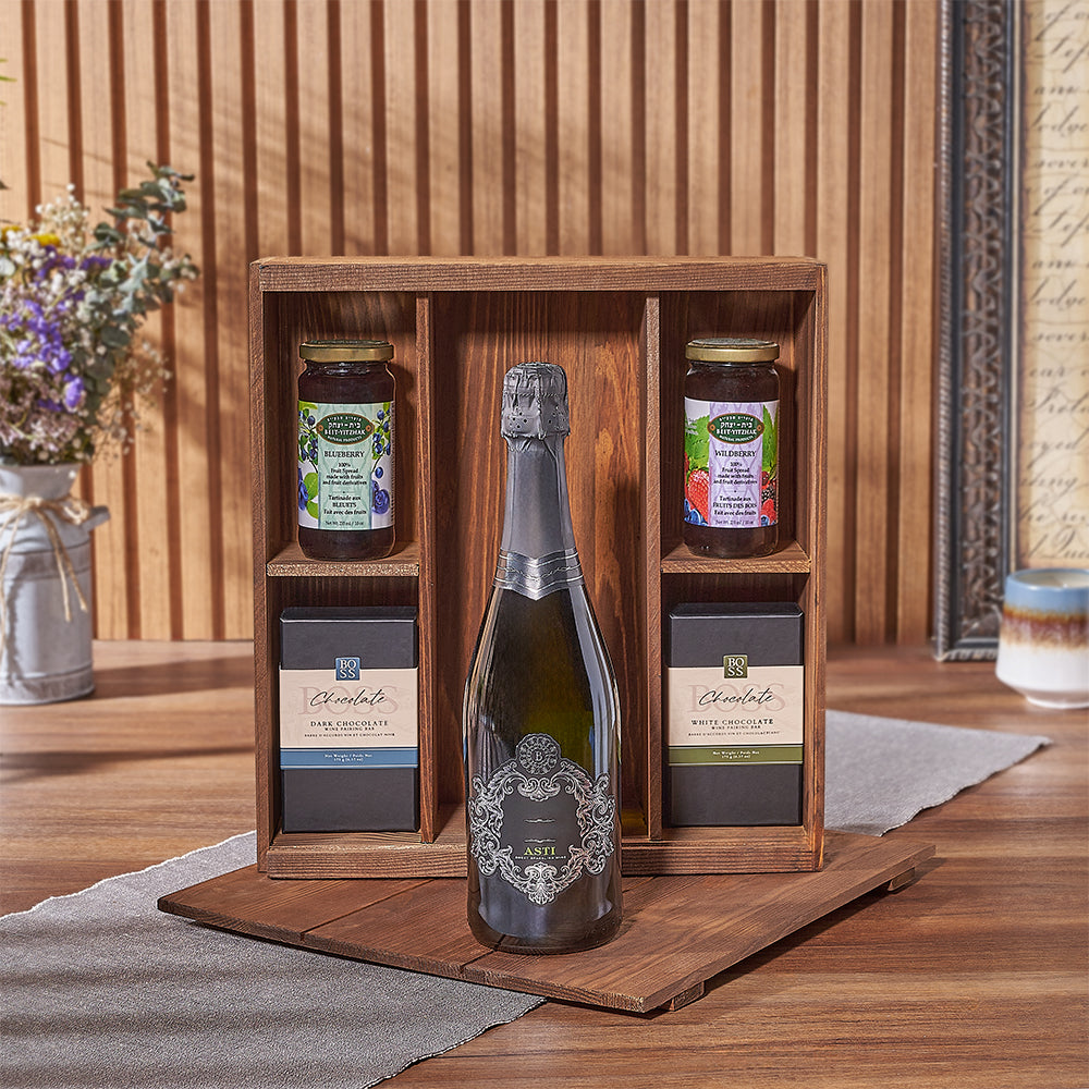 Kosher Champagne &amp; Sweet Gift Box, kosher gift, kosher, champagne gift, champagne, sparkling wine gift, sparkling chocolate gift, chocolate, Toronto delivery