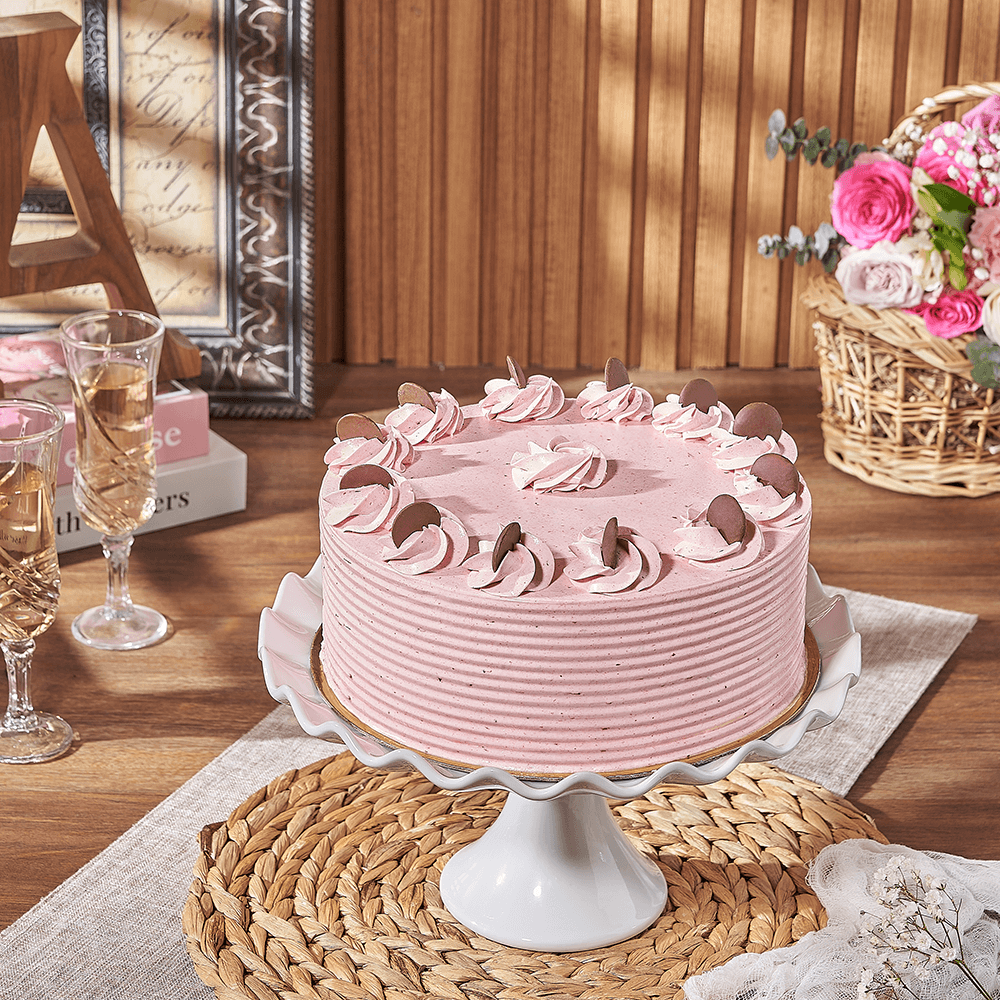 Chocolate and Strawberry Cake for Special Occasions – how the gift is presented