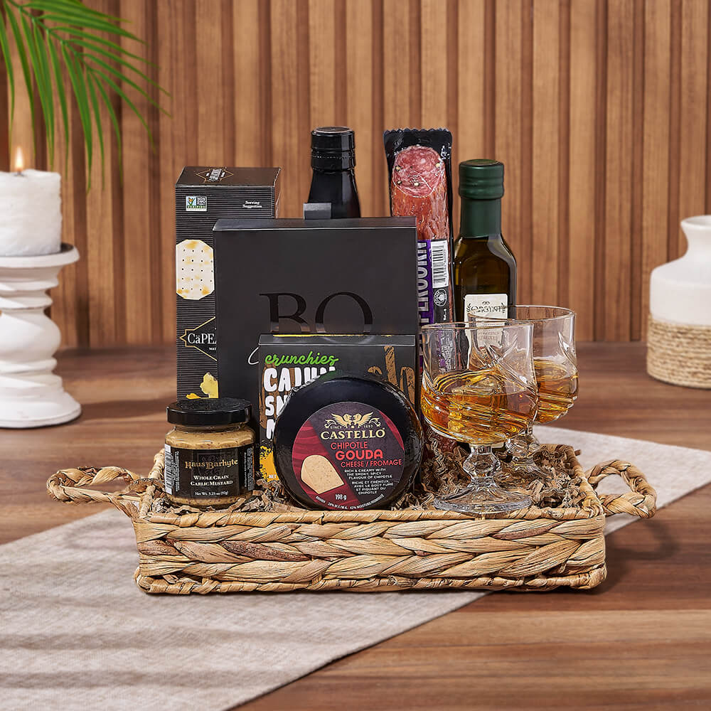 Whiskey Gift Tray with Crackers – how the gift is presented