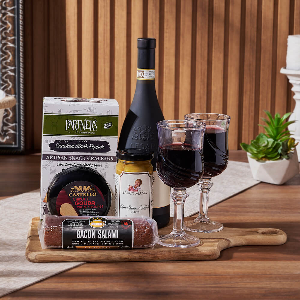 Wine Gift Basket Featuring Crackers – how the gift is presented