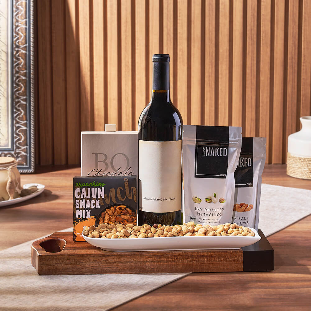 Wine Gift Basket with Roasted Nuts – how the gift is presented