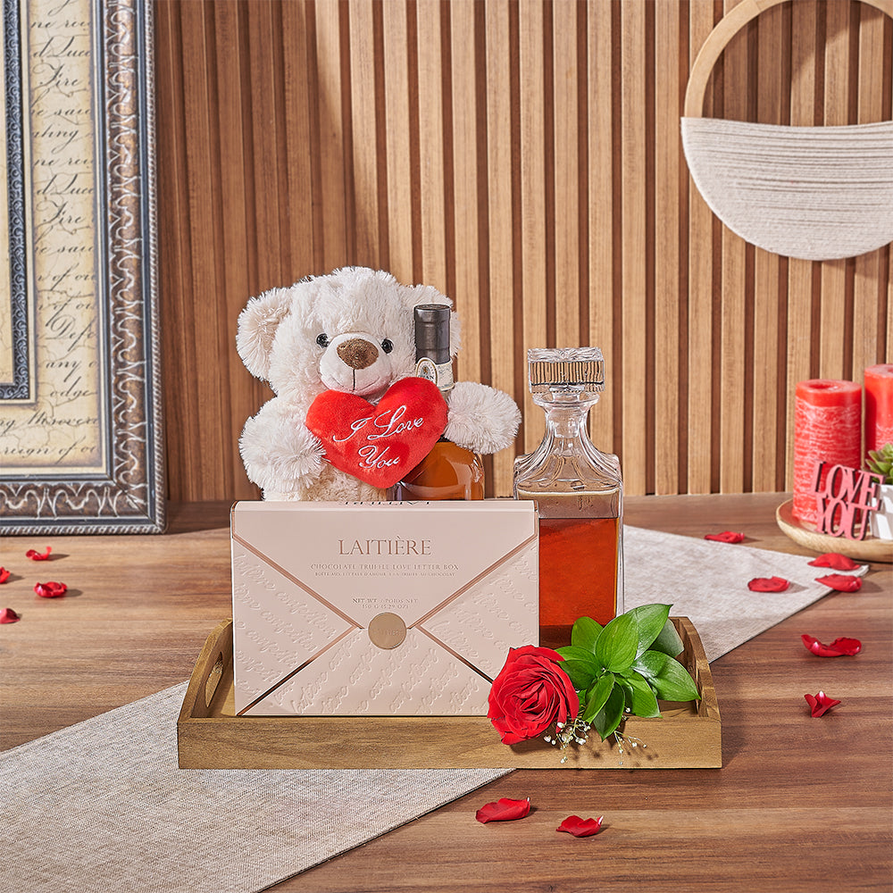 Rose and Whiskey Valentine Gift – how the gift is presented
