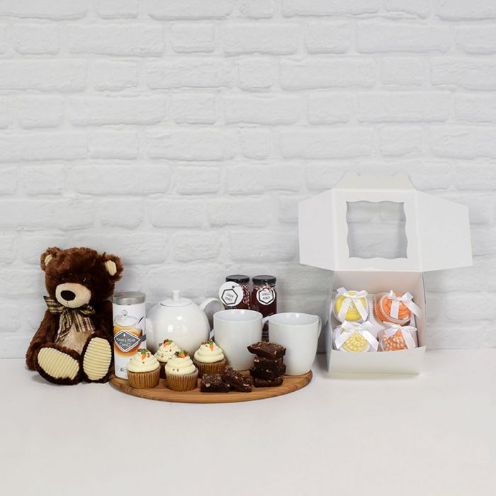 Plush Baby Bear Gift Set – how the gift is presented