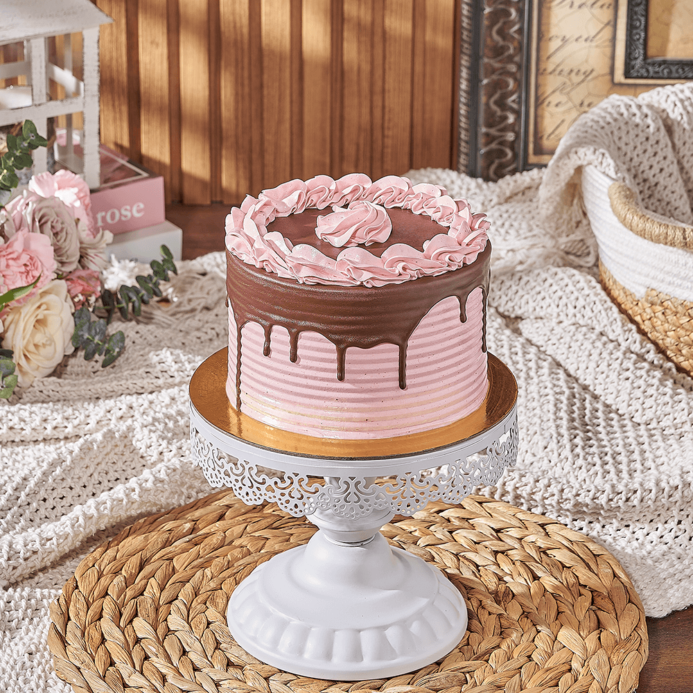Raspberry and Chocolate Layer Cake – how the gift is presented