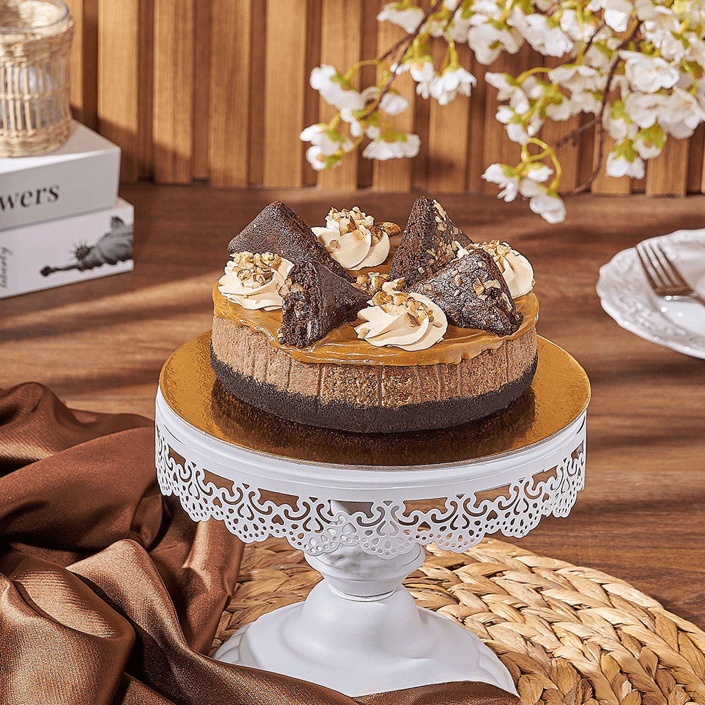 6-Inch Caramel Cream and Sugared Pecans Cheesecake – how the gift is presented
