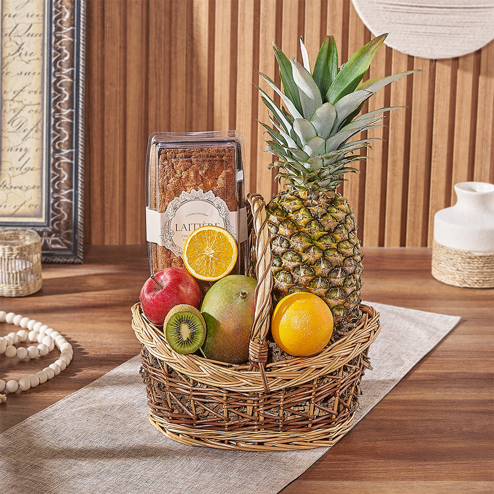 Cinnamon Loaf Wicker Fruit Basket – how the gift is presented