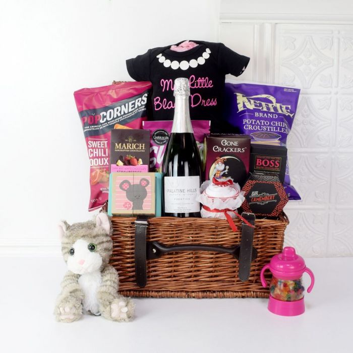 Willow Basket with Champagne – how the gift is presented