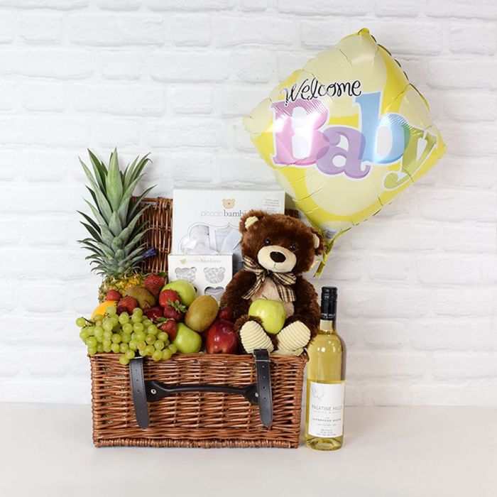 Gourmet Fruit and Wine Basket – how the gift is presented
